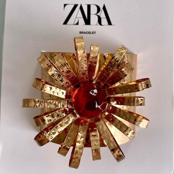 NWT Zara Resin Flower Cuff Bracelet - Picture 1 of 7